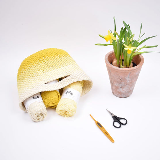 Crocheted Yarn Bag – Tone in Tone
3