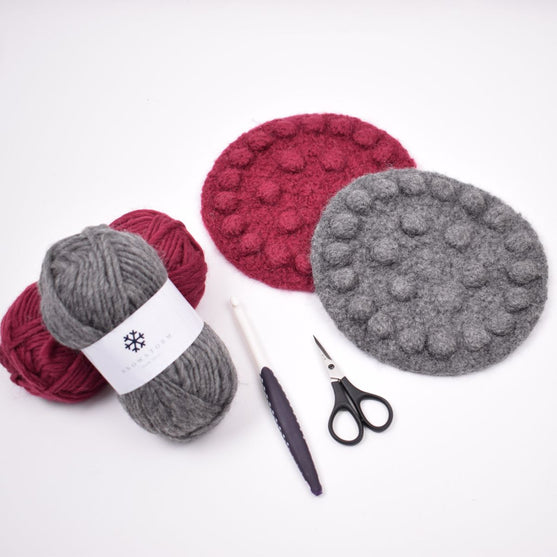 Trivet with flower motif
3