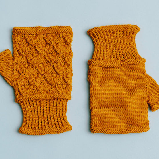Kvitka - Textured Flower Mittens
5