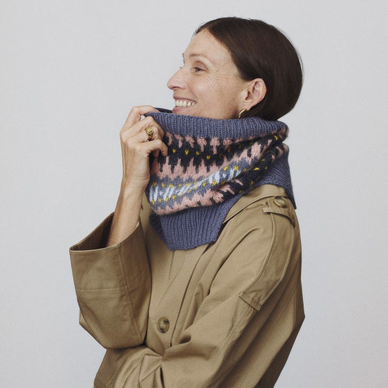 Dorthea - Cowl
5