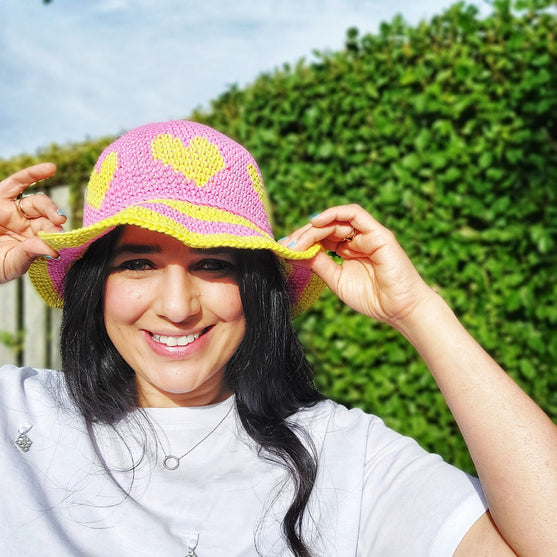 Daydreaming - Bucket Hat
5