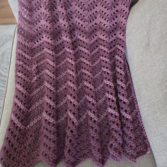 Eyelet Chevron - Blanket
4