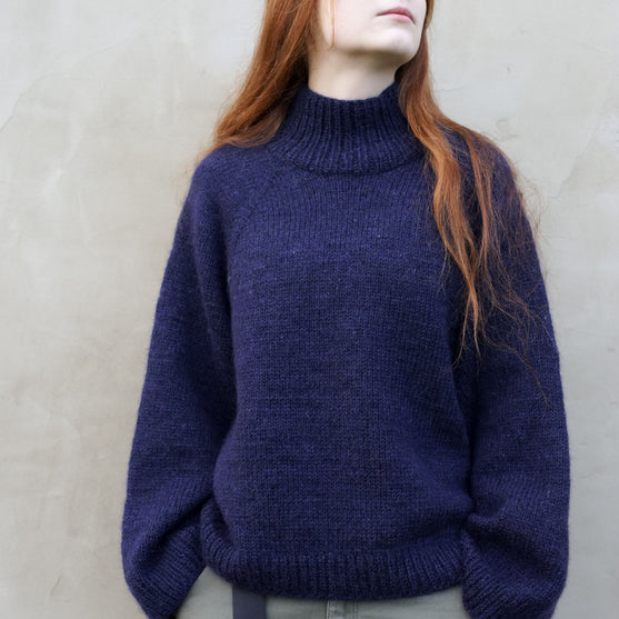 Deep Tide - Sweater
8