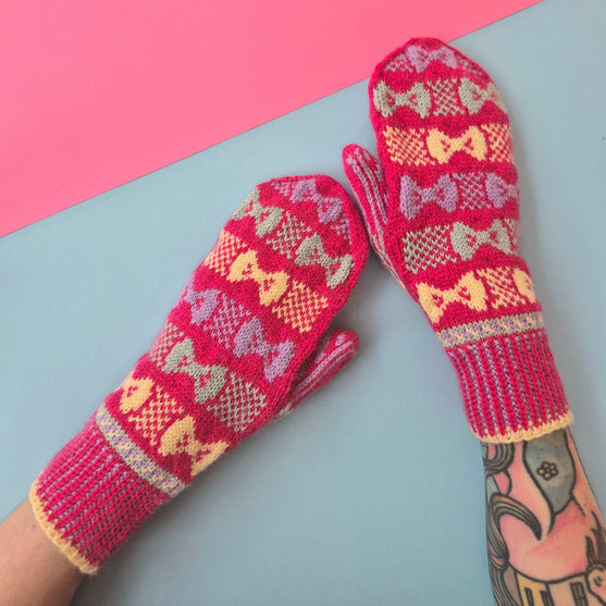 Bow Pop Mittens
6