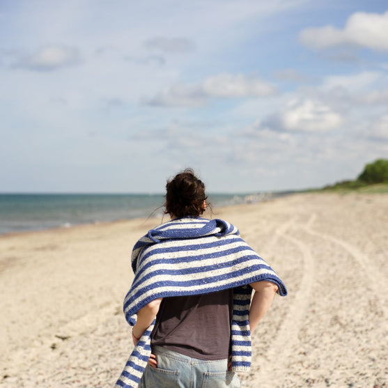 Marine - Sweater
11