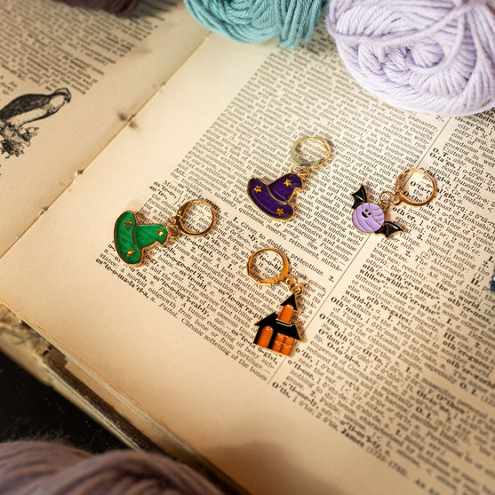 #MagicFeatherCAL: Mystery Crochet-along kit - Hobbii
3