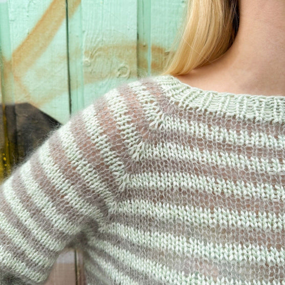 Berry - Sweater
3