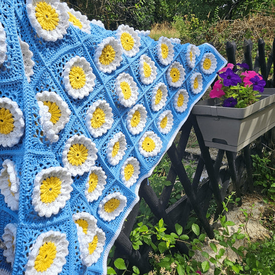 Daisy Land - Blanket
7