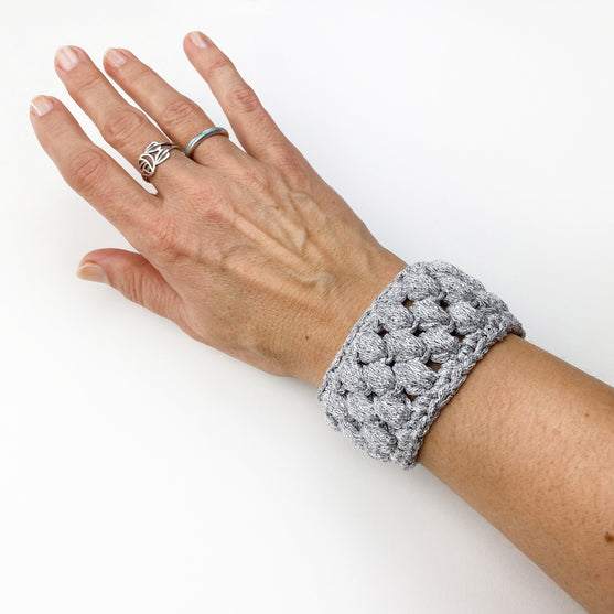 Loopy Bangle - Accessory
5