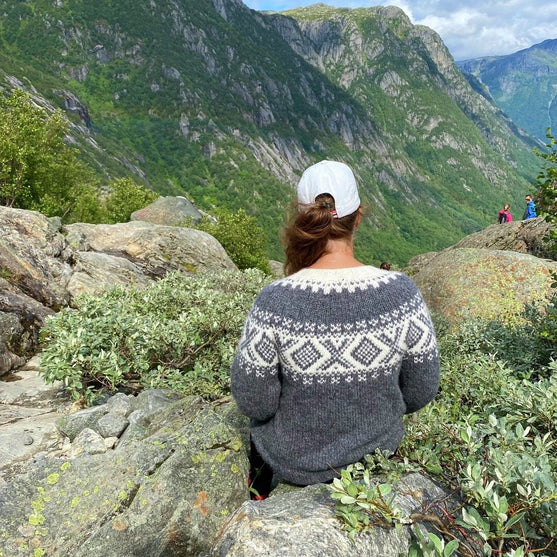 111-14 Chunky Cortina sweater
2