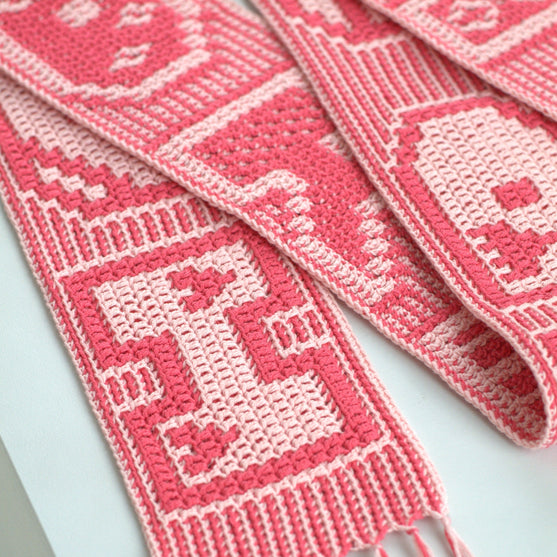 Hooked on You - Scarf
15