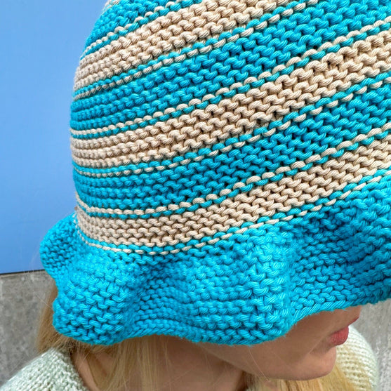 Sopka - Bucket hat with ruffles
5