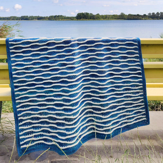 Dancing Wave Crests - Blanket
4