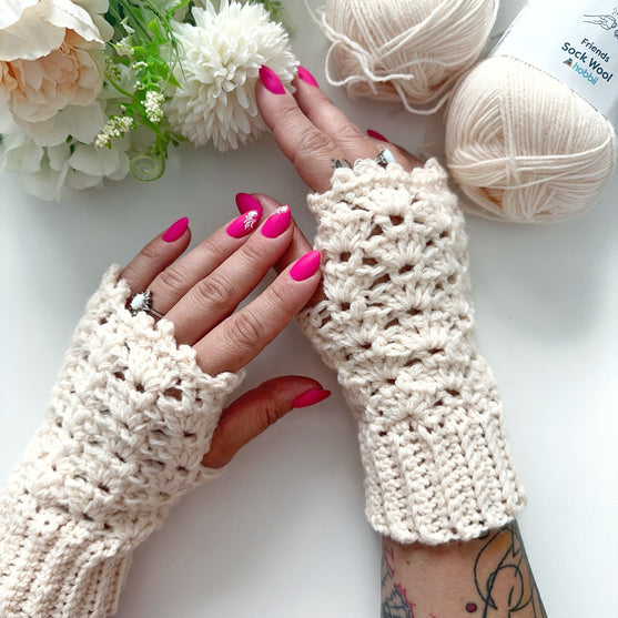 Icy Thistle - Fingerless Gloves
2