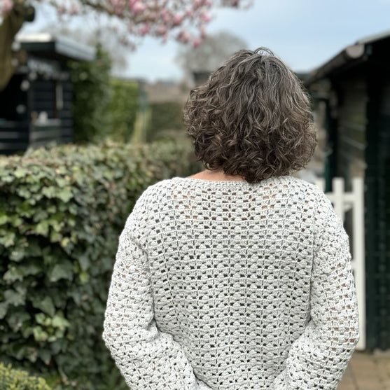 Flower - Sweater
4