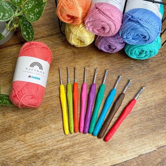 Easy Touch Crochet Hook Set - 9 sizes - Hobbii
2