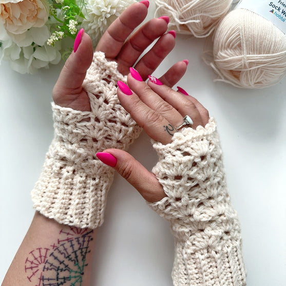 Icy Thistle - Fingerless Gloves
4
