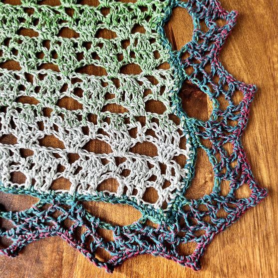 Face Lace - Table Runner
3