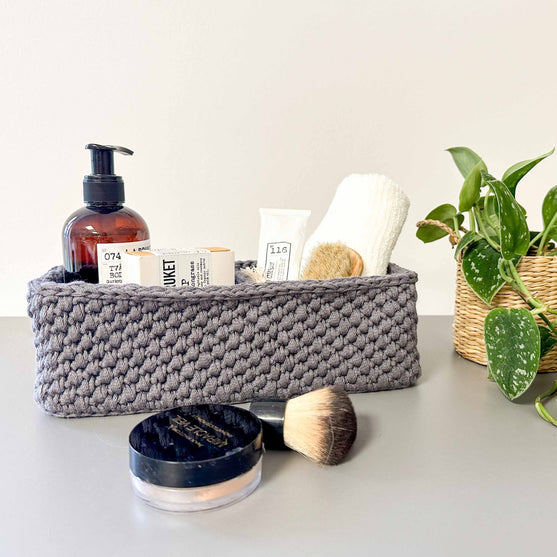 Basket with 2 compartments
4