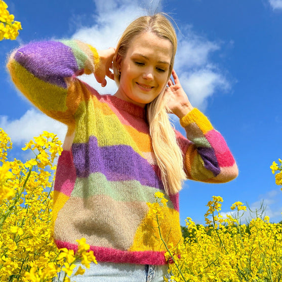 Mira - Sweater
2