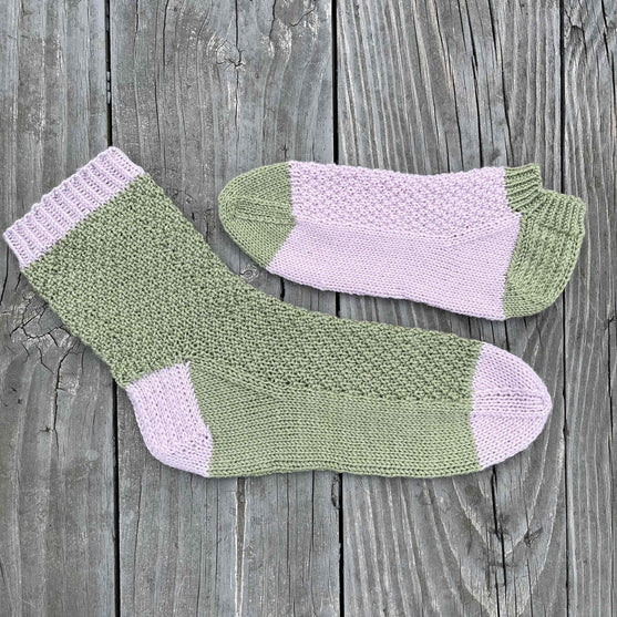 Moss Rose - Socks
4