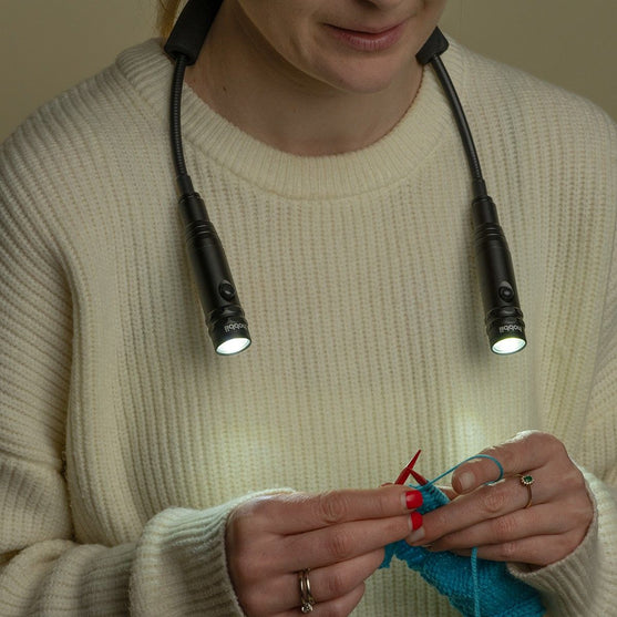 Neck Light Deluxe - Green - Hobbii
4
