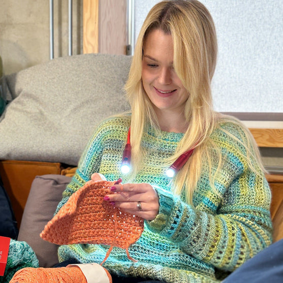 Neck Light Deluxe - Red - Hobbii
8