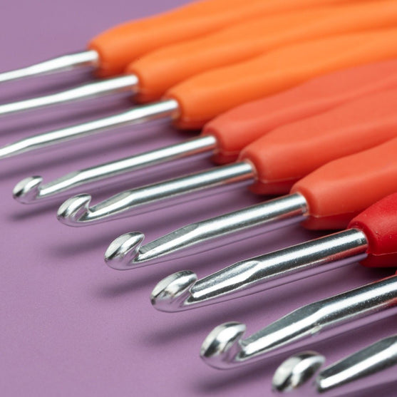 Easy Touch Crochet Hook Set - Berry - 9 sizes - Hobbii
4