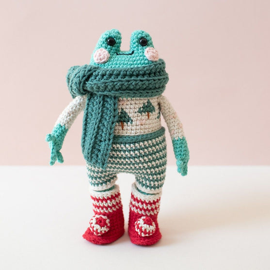 Oliver Frog - Crochet Kit
2