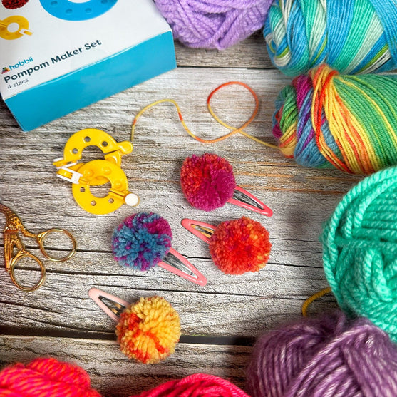 Hoop Pompom Maker Set - Hobbii
2