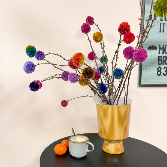 Hoop Pompom Maker Set - Hobbii
9