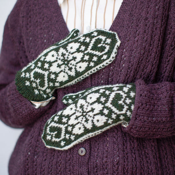 Powder Flower - Mittens
4