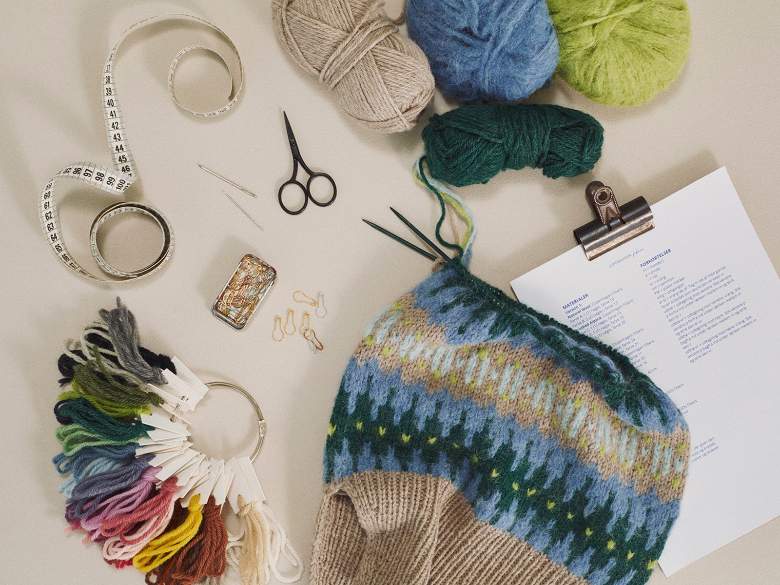 How to Work with Floats in Stranded Colorwork Knitting