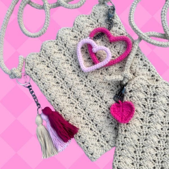 

Fall in Love - Bags
7