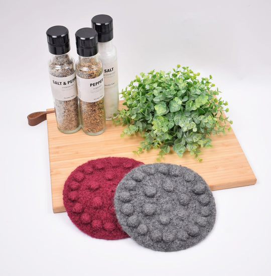 Trivet with flower motif