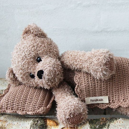 Teddy with blanket and pillow - Basse