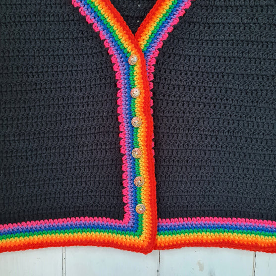 

Rainbow Contrast - Cardigan
4