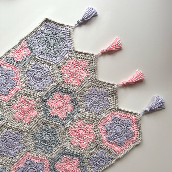 

Cozy Hexi Flower - Blanket
3