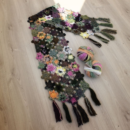8030-388 Flowers Shawl