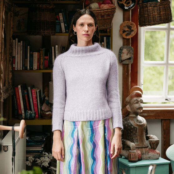 

Jacaranda - Raglan Pullover
2