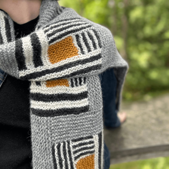 

Off Track - Scarf
3