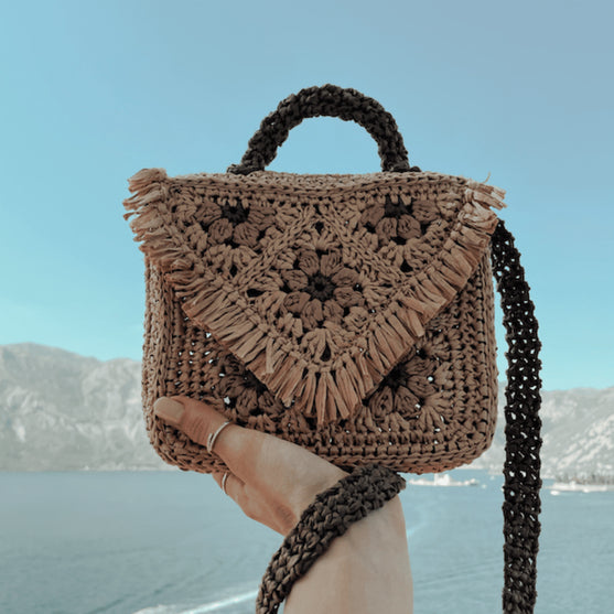 

Daisy - Crossbody Bag
1