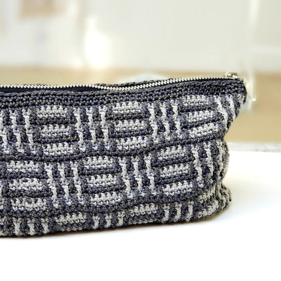 

Checker - Makeup Pouch
3