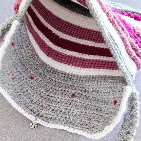 

Love Fest - Shoulder Bag
6