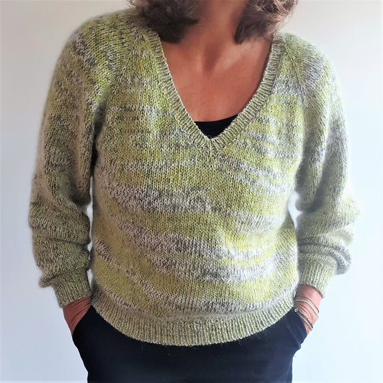 

Meryl - V-neck sweater
1