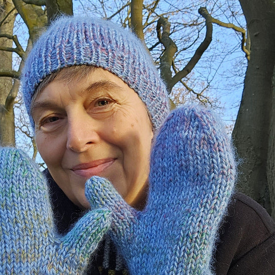 

Chunky Hat and Mittens
1