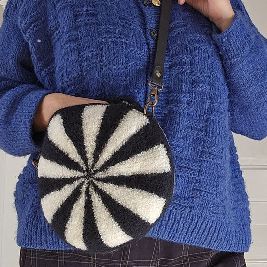 Bolsje - Felted Purse