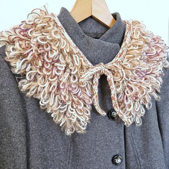 Den Glade Krave - Decorative collar in loop stitch
