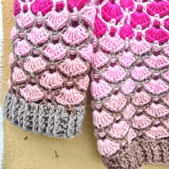 

Heartfelt - Sweater
7