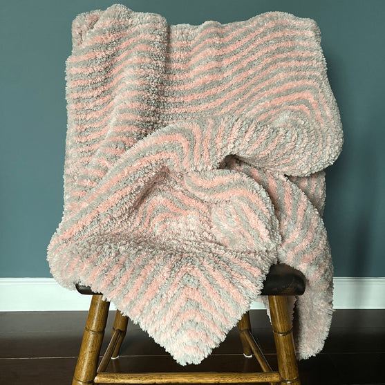 

Ruby’s Mitered Square Blanket
1
